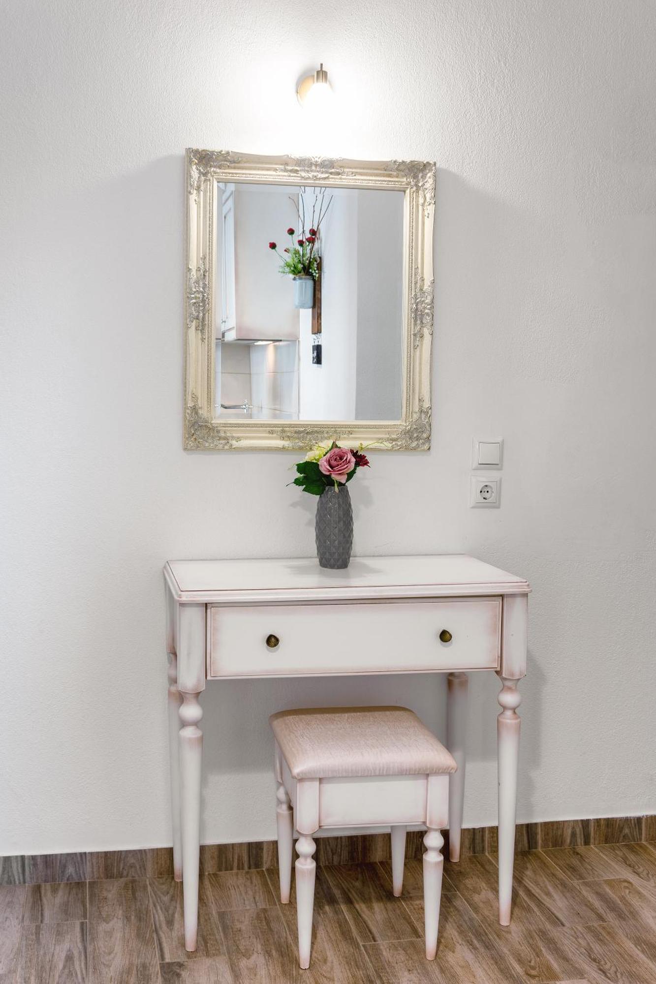 U Jacka Apartment Néoi Póroi Phòng bức ảnh