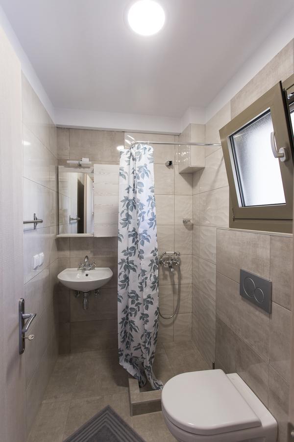 U Jacka Apartment Néoi Póroi Ngoại thất bức ảnh